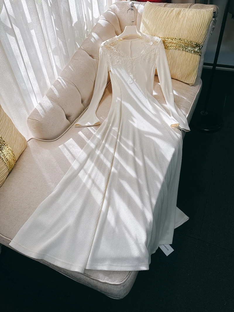 

Белая трикотажная юбка А-силуэта с кружевными вставками, приталенная, с высокой талией, для ношения как нижнее или верхнее белье