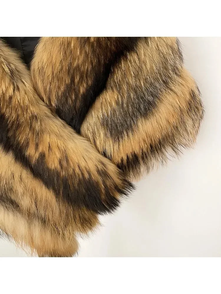 ملابس شتوية لعام 2025 ملابس نسائية فاخرة ملابس نسائية عصرية دافئة من الفرو الحقيقي اللفاع فرو الراكون الطبيعي شال نسائي #5