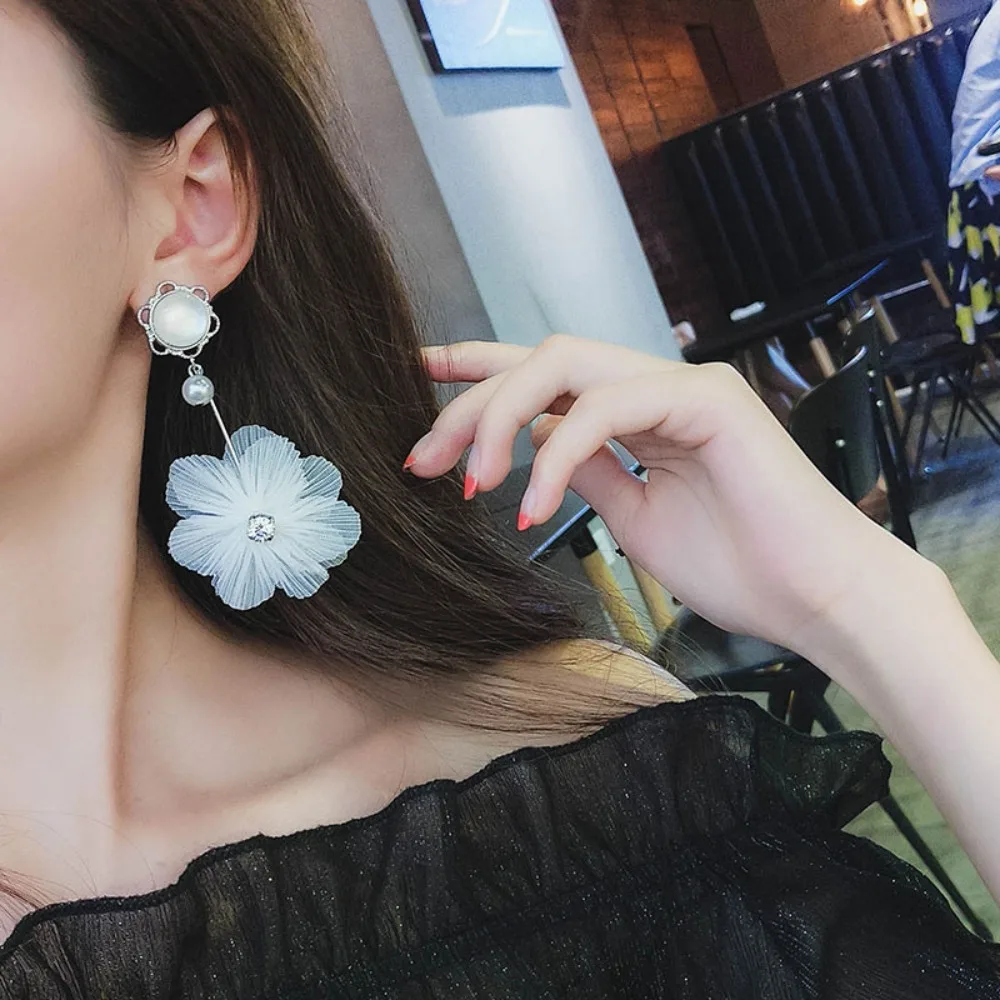 1pair Korean Long-style Elegant Cat-eye Stone Pearl White Net-sheen Lace Flower Earrings for Women, Exaggerated Ear Pendants - view 4