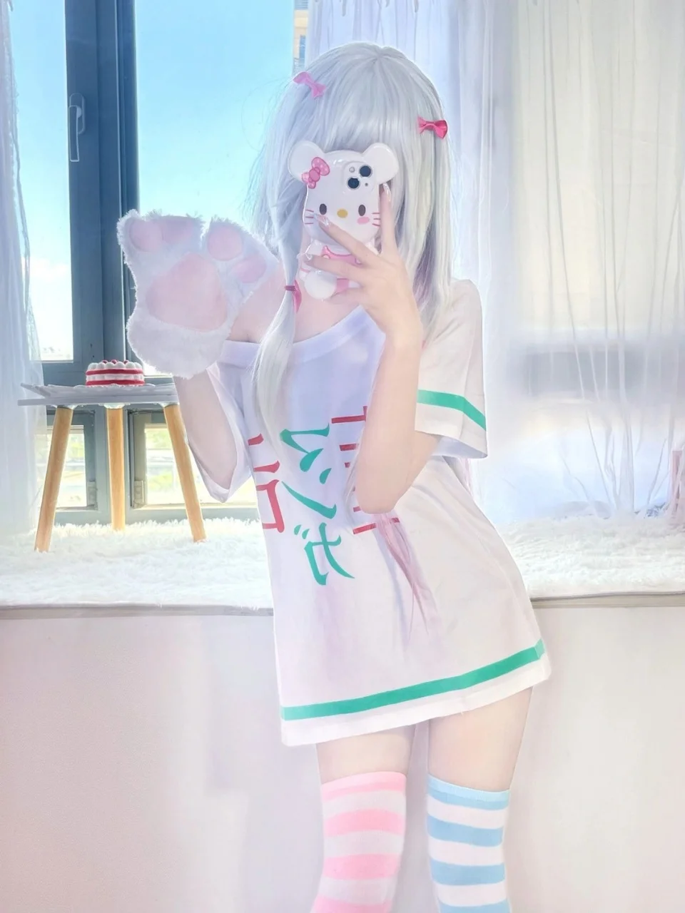 

Women's Anime Kawaii 2-Piece Set - Oversized Graphic Print T-Shirt & Asymmetrical Pink/Blue Striped Thigh-High Socks, Harajuku