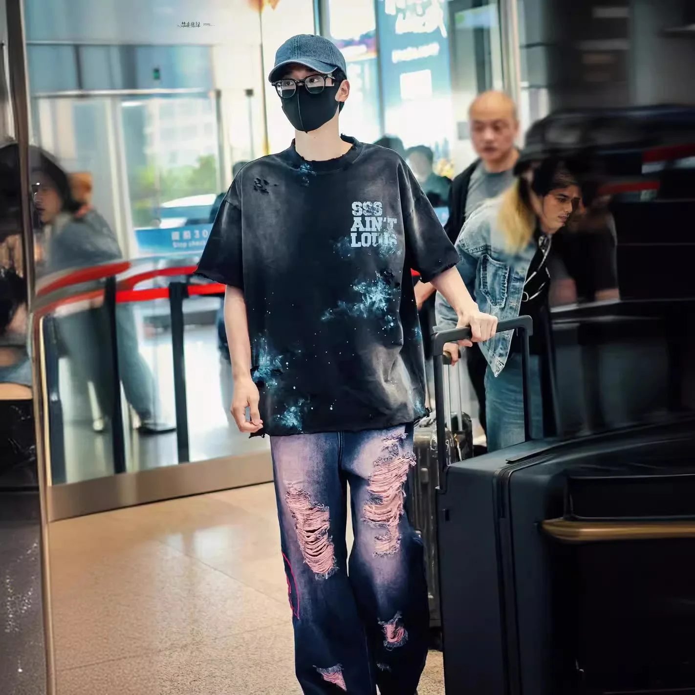 

SSSAINT LOUIS Handmade distressed logo letter print round-neck short-sleeved T-shirt for men and women