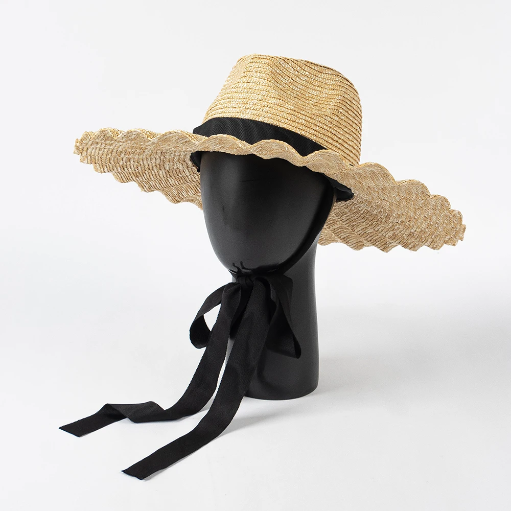 

Spring and Summer Fashionable and Casual New Crown Top Wavy Brim Strap Straw Hat Outdoor Beach Sun Hat