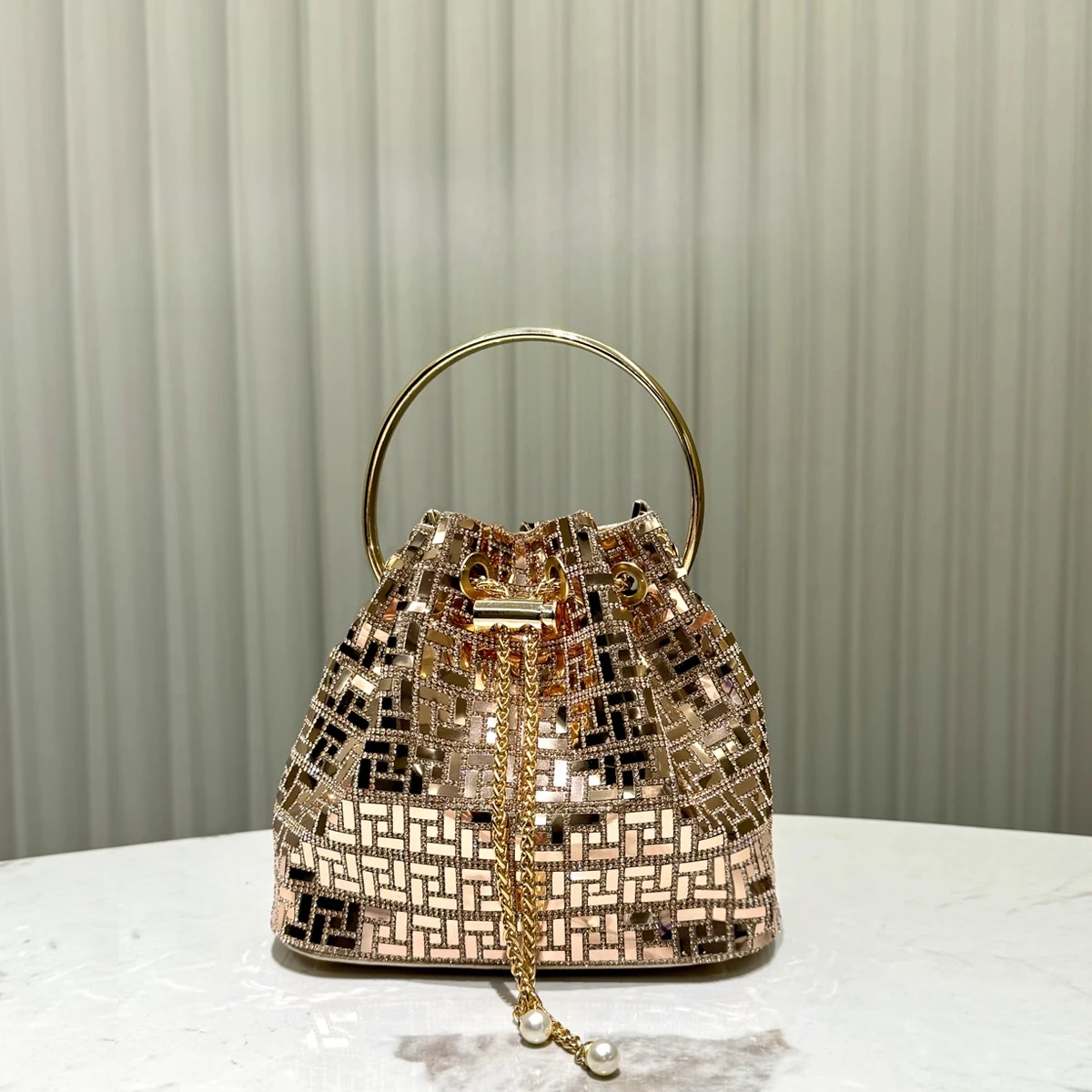 

JIOMAY Women's Light Luxury Shining Banquet Bag 2025 New Fashion Diamond Inlaid Bucket Bag Drawstring Design Handbag