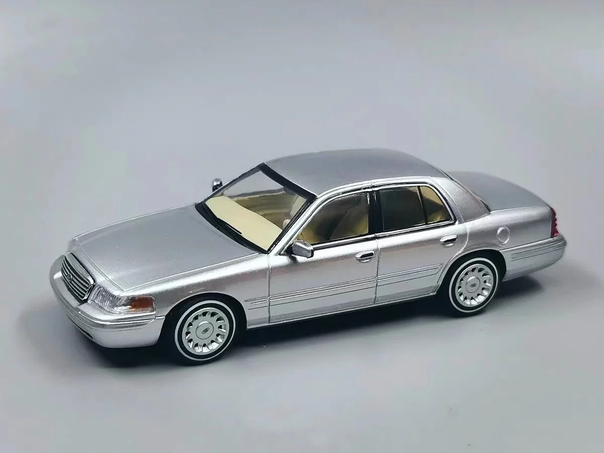 ミニカー GOC 1/64 CVPI & Suburban GOC 1:64 Crown Victoria 2nd Generation Detective Edition Civilian