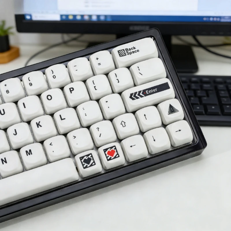 

Minimalist White Theme Keycaps Set 135 Key PBT Sublimation MOA Profile Mechanical Keyboard Keycaps Adaptation 61/68/75/84/98/108