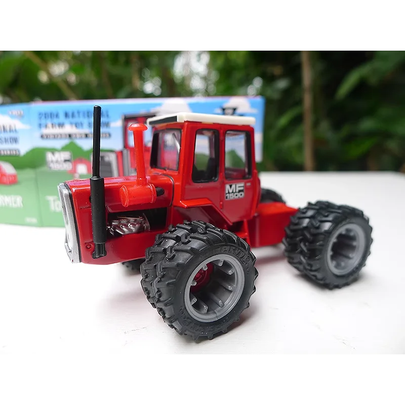 

Diecast 1:64 Scale Massey Ferguson 1500 Eight-wheel Alloy Tractor Model Collectible Toy Gift Souvenir Display Ornament