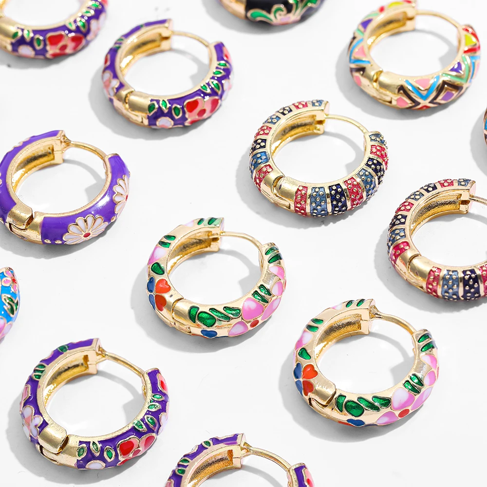 Vintage Enamel Flowers Cute Huggies Hoop Earrings for Women Classic Colorful Engraved Round Circle Ear Buckle Retro Brincos