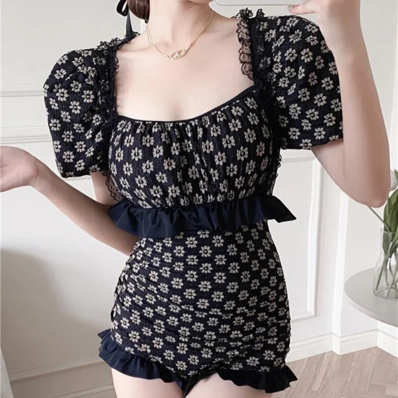 

2023 New Conjoined Body Sexy Conservative Slimming Square Collar Spliced Lace Short Sleeve Hollow Out Backless Ruffles Swimwears