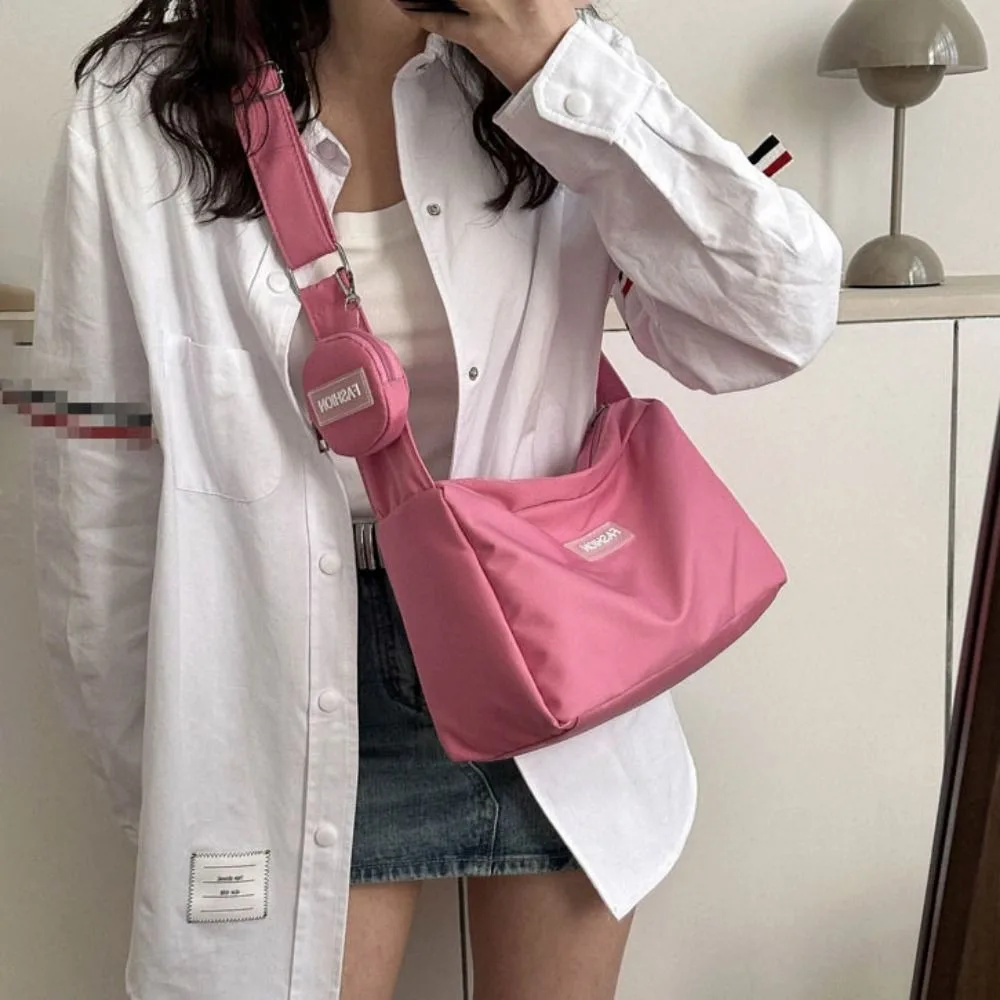 

Fashion Korean Version Large Capacity Crossbody Bag 2024 New Autumn/Winter Casual Versatile Fashion Lightweight Oxford Bag