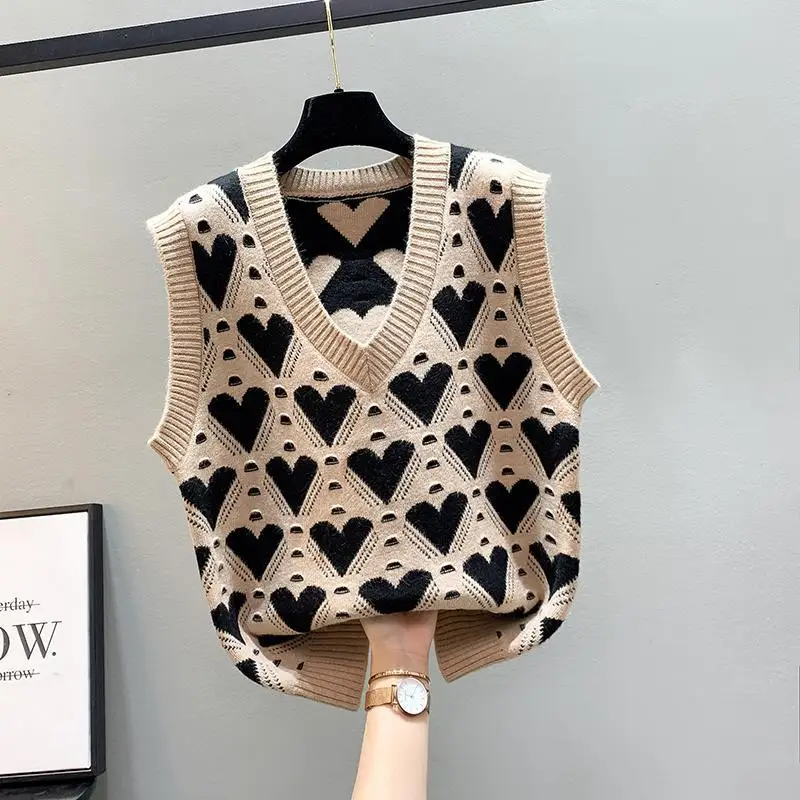 Autumn/Winter New Knitted Sweater Vest Women's 2024 Sleeveless Pullover Korean Love Embroidery V-neck Loose All-Matched Tank