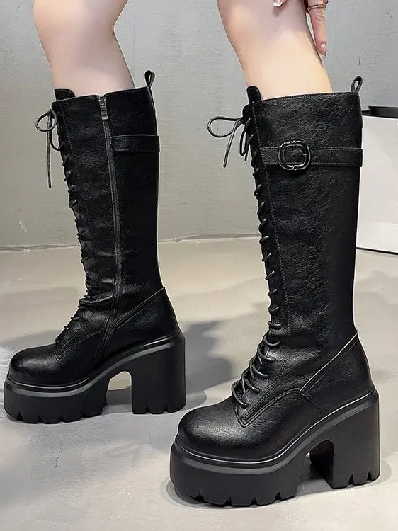 

Длинные сапоги из воловьей кожи на высоком каблуке Мотоциклетные рыцарские сапоги Женские тонкие длинные сапоги на высоком каблуке Thi Bot Мотоциклетные массивные сапоги...