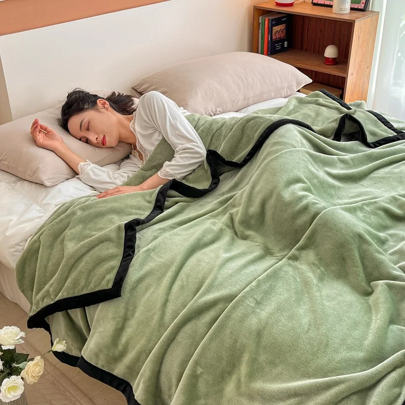 

Nordic Solid Wrapped Milk Velvet Blanket Flannel Nap Leisure Sofa Cover for Office Skin-Friendly Cozy Duvet for All Seasons