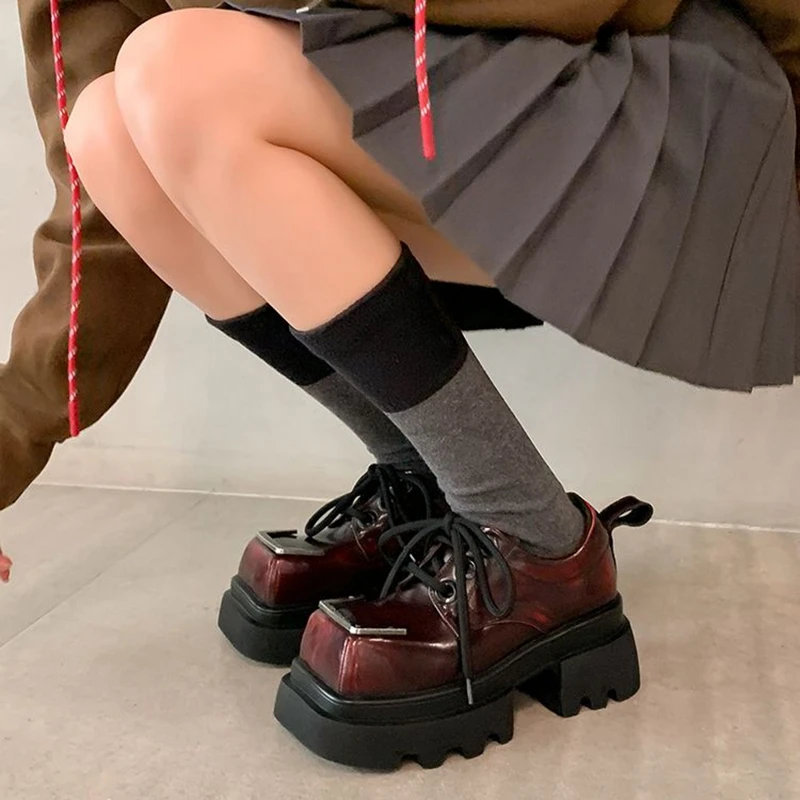 

Women's new leather, cowhide, metal accessories, thick sole, waterproof platform, high heels, lace up, college style single shoe