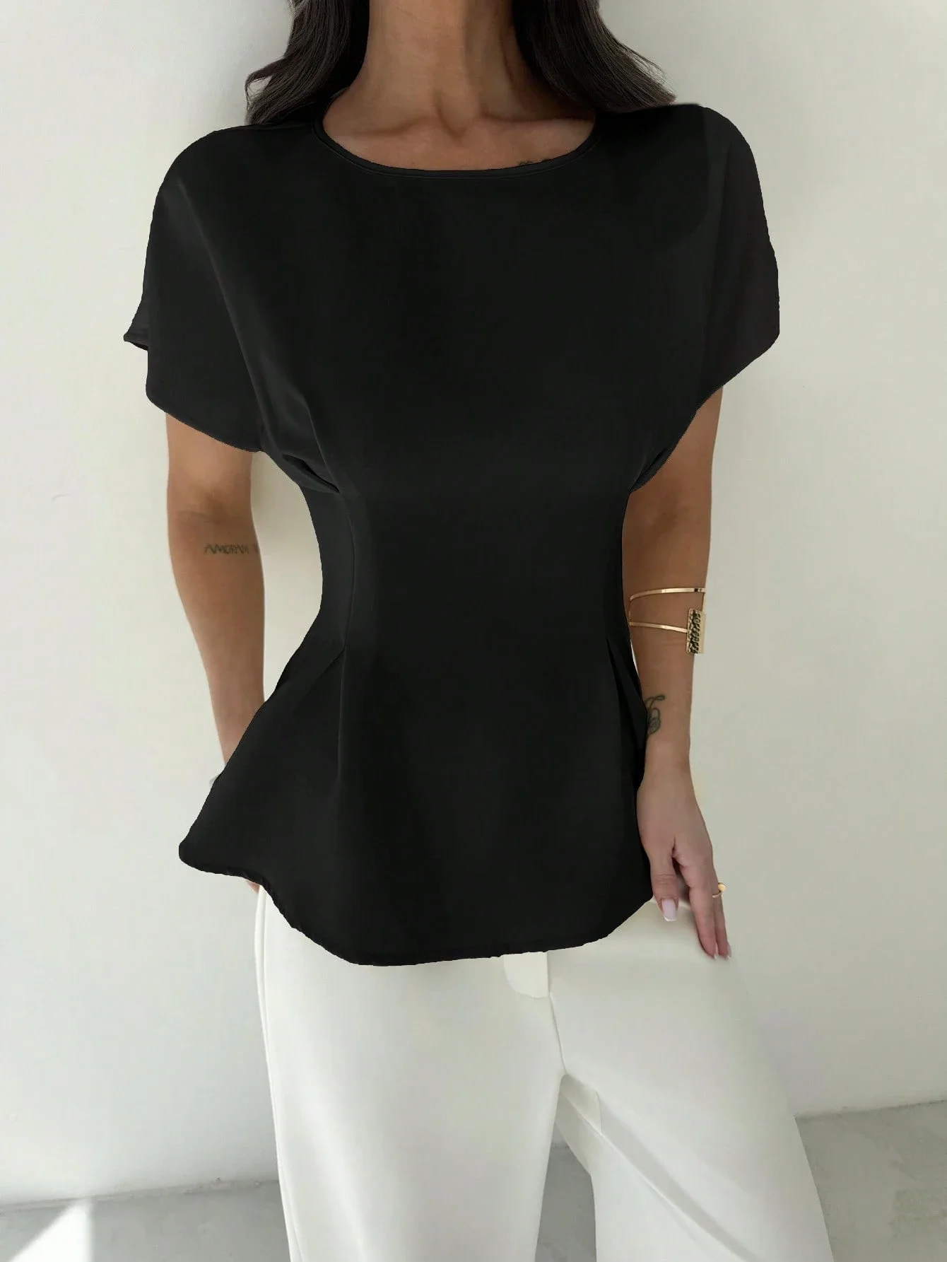 

Minimalist Black Peplum Top Round Neck Short Sleeve Gathered Waist Elegant Blouse For Daily Vacation