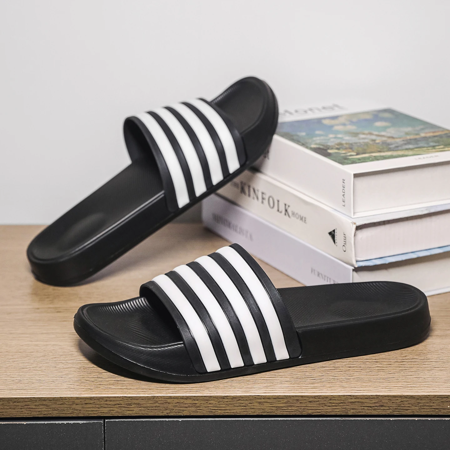 

Fashion men's slippers soft non-slip wear striped sandals and slippers summer men's indoor bath slippers outdoor beach shoes 47