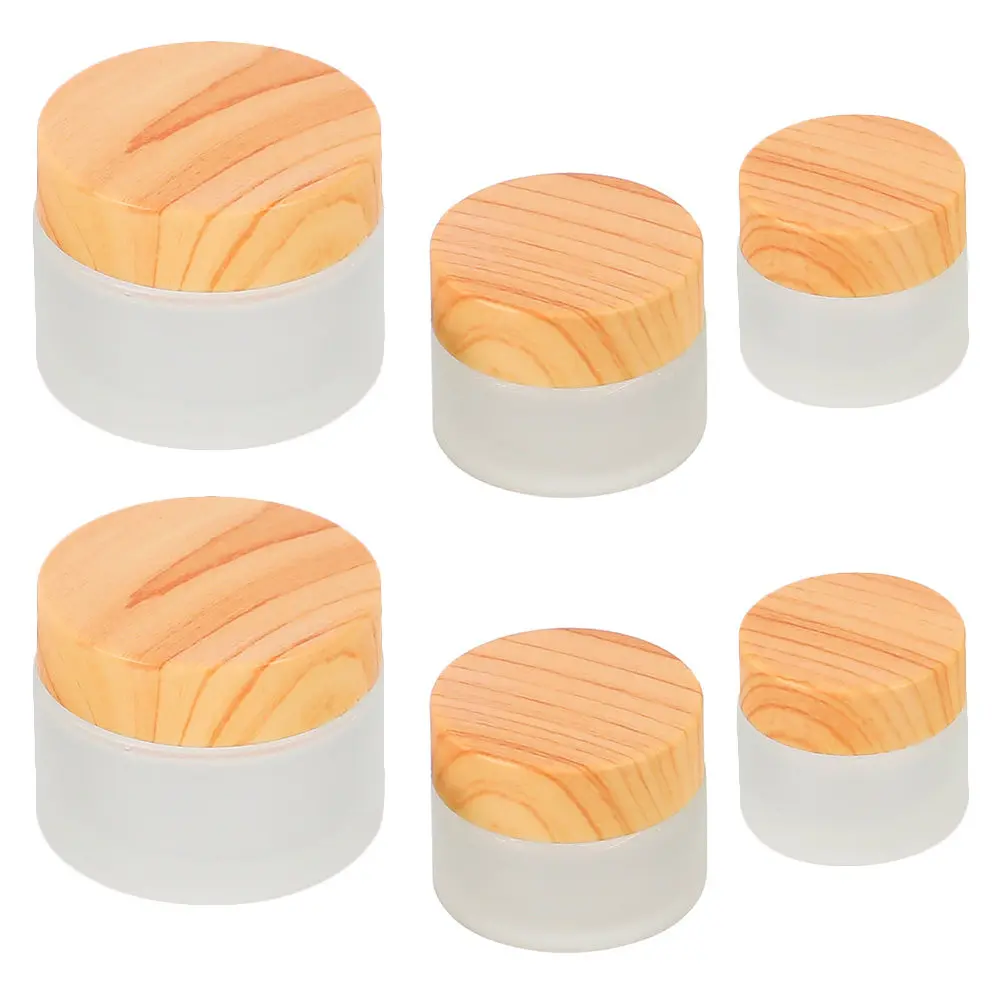 

Набор из 6 маленьких многоразовых портативных баночек для косметики: для крема, лосьона для тела, увлажняющего средства, образцов. Универсальные.