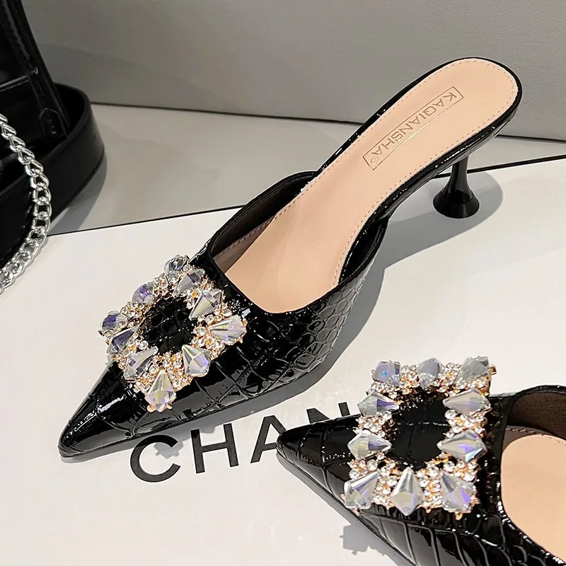 شباشب نسائية صغيرة الحجم 34-39 رأس مدبب جديد صنادل بكعب رفيع من حجر الراين أحذية باوتو الفرنسية الأنيقة للولائم