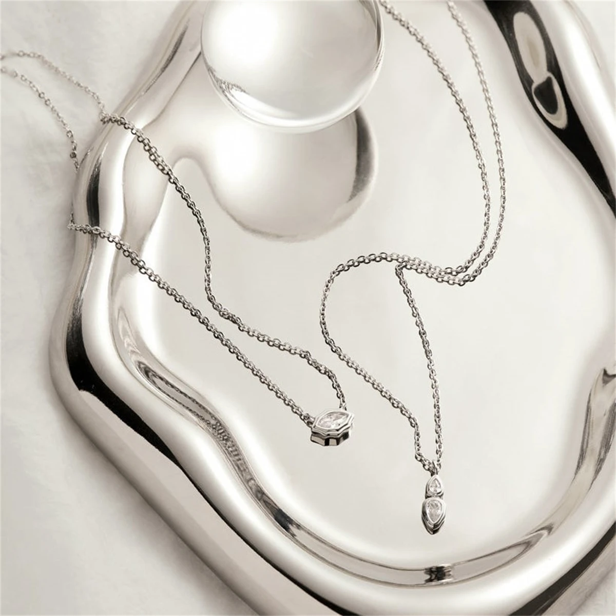 Instagram Fashion Plating for Color Protection Multi Zircon Elliptical Round Pendant Necklace with Minimalist