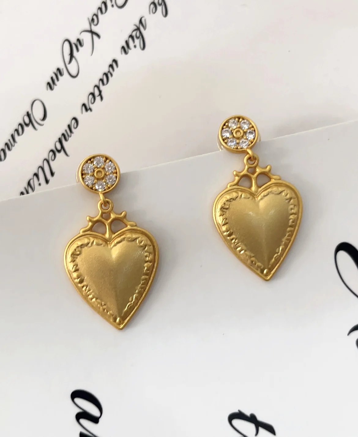 

Cross-border Vintage Heart-Shaped Earrings Fashionable and Sophisticated Versatile Commuter Jewelry Direct Sales & Wholesale