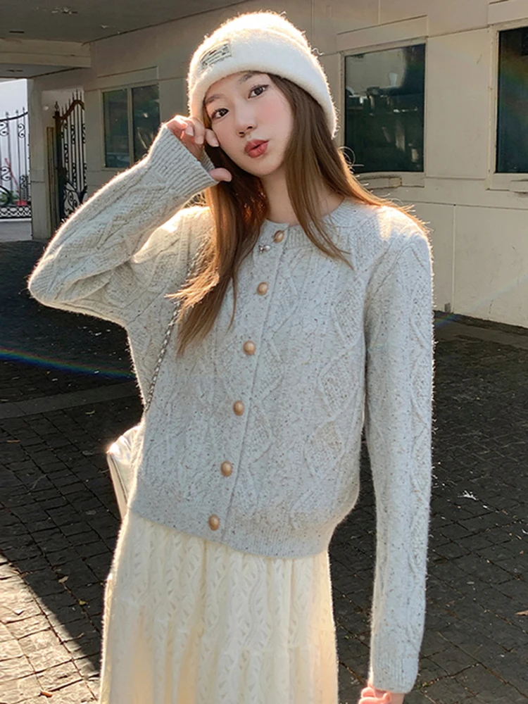 Suéter Feminino Longo de Tricô Moderno Primavera 2026 Solto Simples Base Casual Confortável