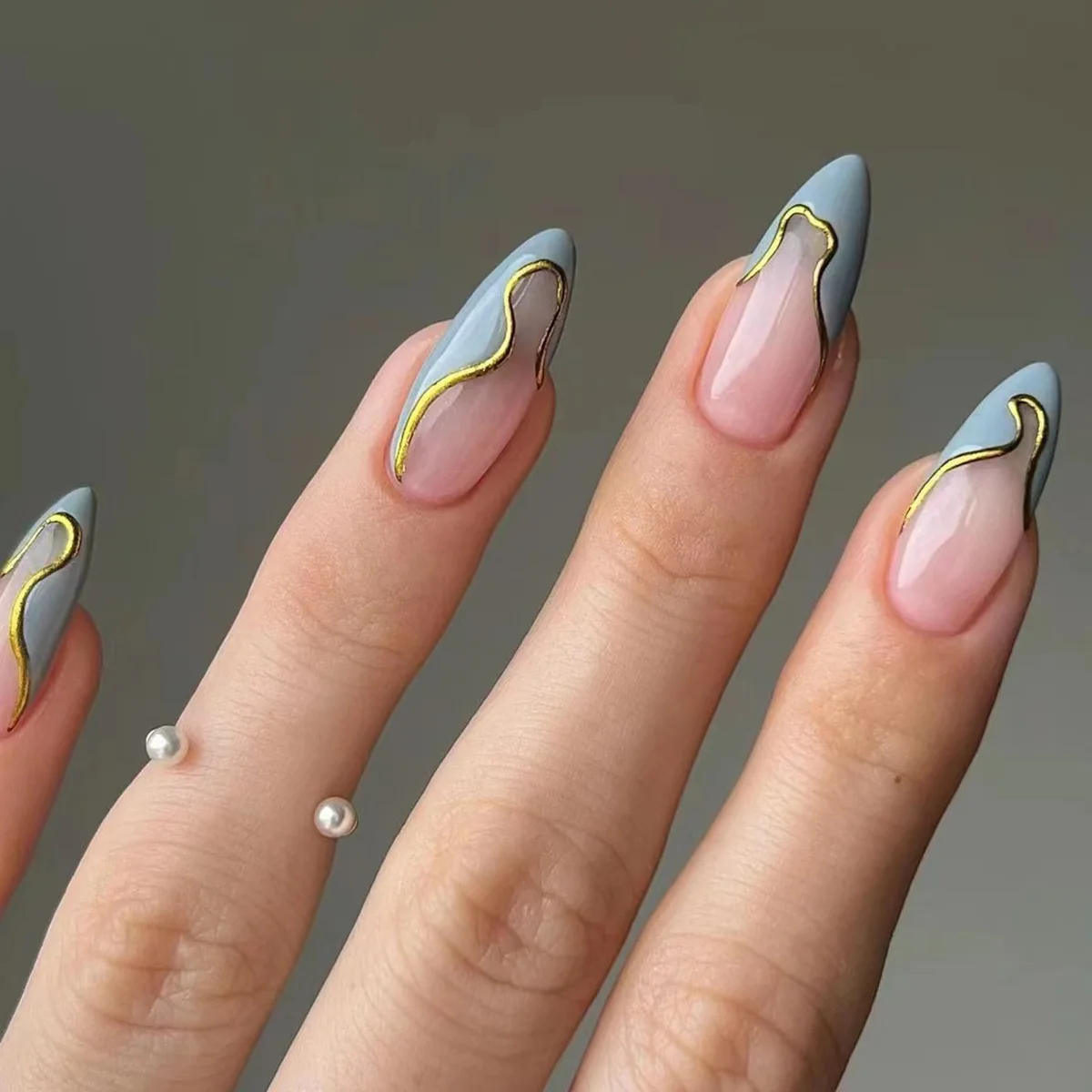 

24Pcs Golden Irregular Line French Design Press on False Nails Art Mid-length Almond Fake Nails Detachable Full Cover Nails Tips