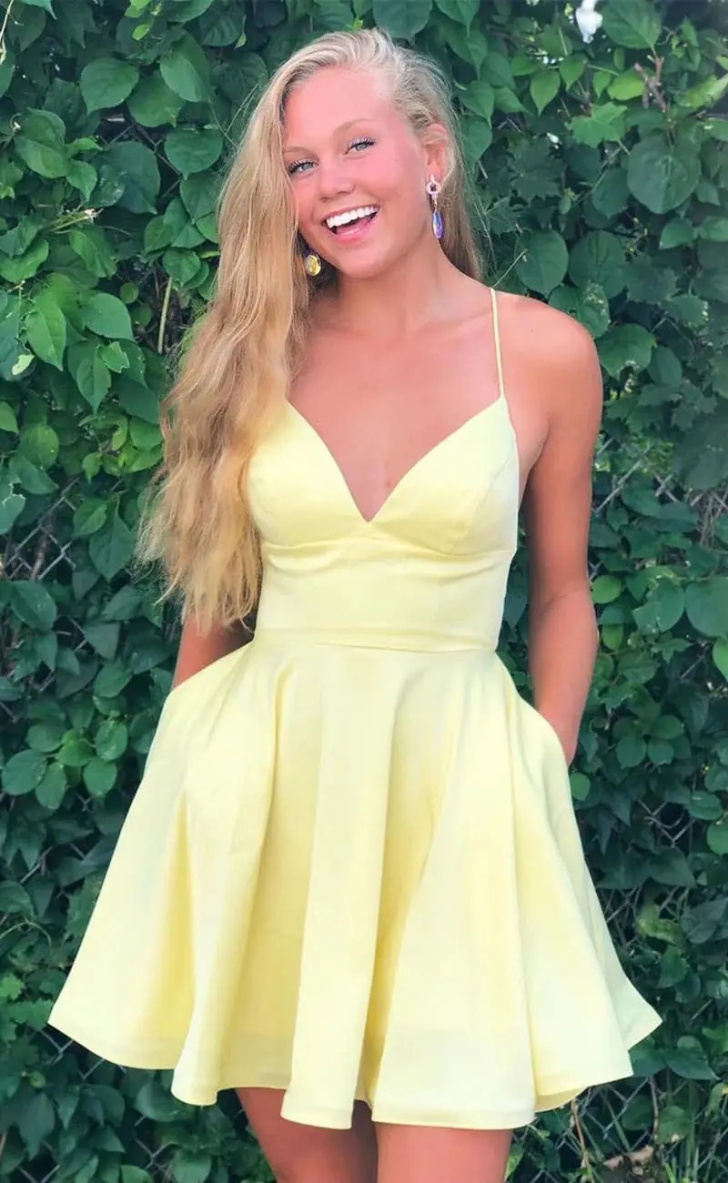 Spaghetti Strap Satin Homecoming Dresses for Teens 2025 V Neck A Line Short Prom Dress with Pocket Bridesmaid Gown Wedding Party