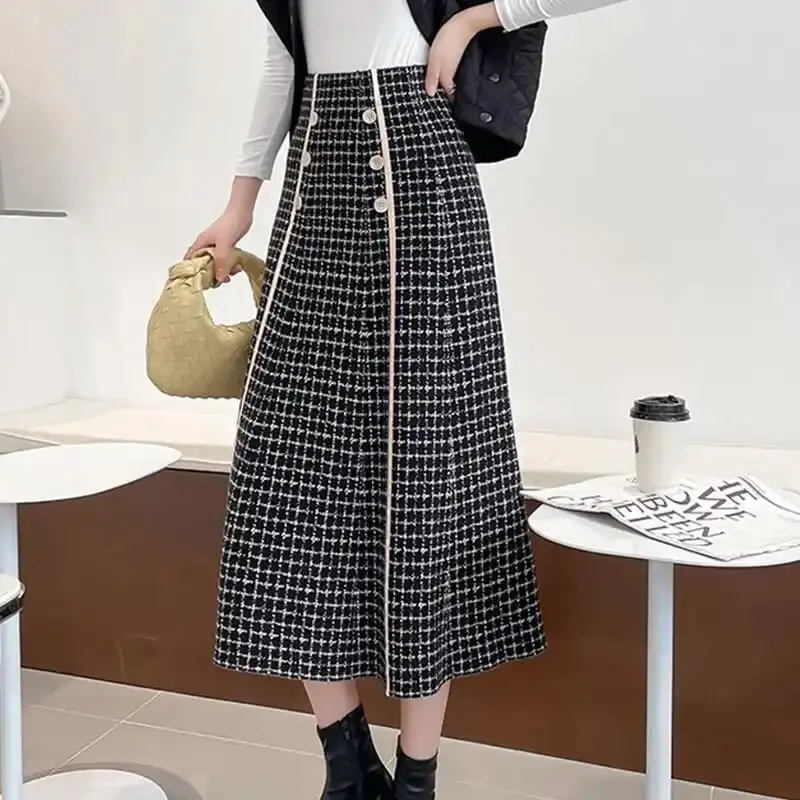 Xiaoxiangfeng Plaid Knitted Half Skirt with Autumn Winter Temperament High Waist High-end Mid Long Slimming A-lin Umbrella Skirt