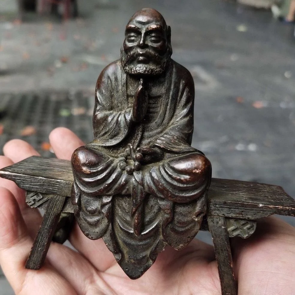 

Authentic unearthed old objects Zen ancestor bench Dharma Buddha ornaments vintage old bronze statue of bodhidharma