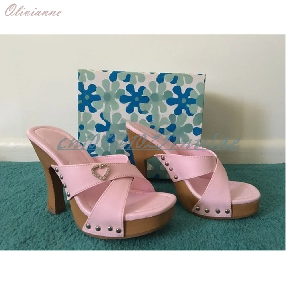 

Sweet Pink Heart-Shaped Crystals Decor Slippers Side Rivets Chunky High Heel Fashion Sexy Women Shoes 2026 Zapatos Para Mujere