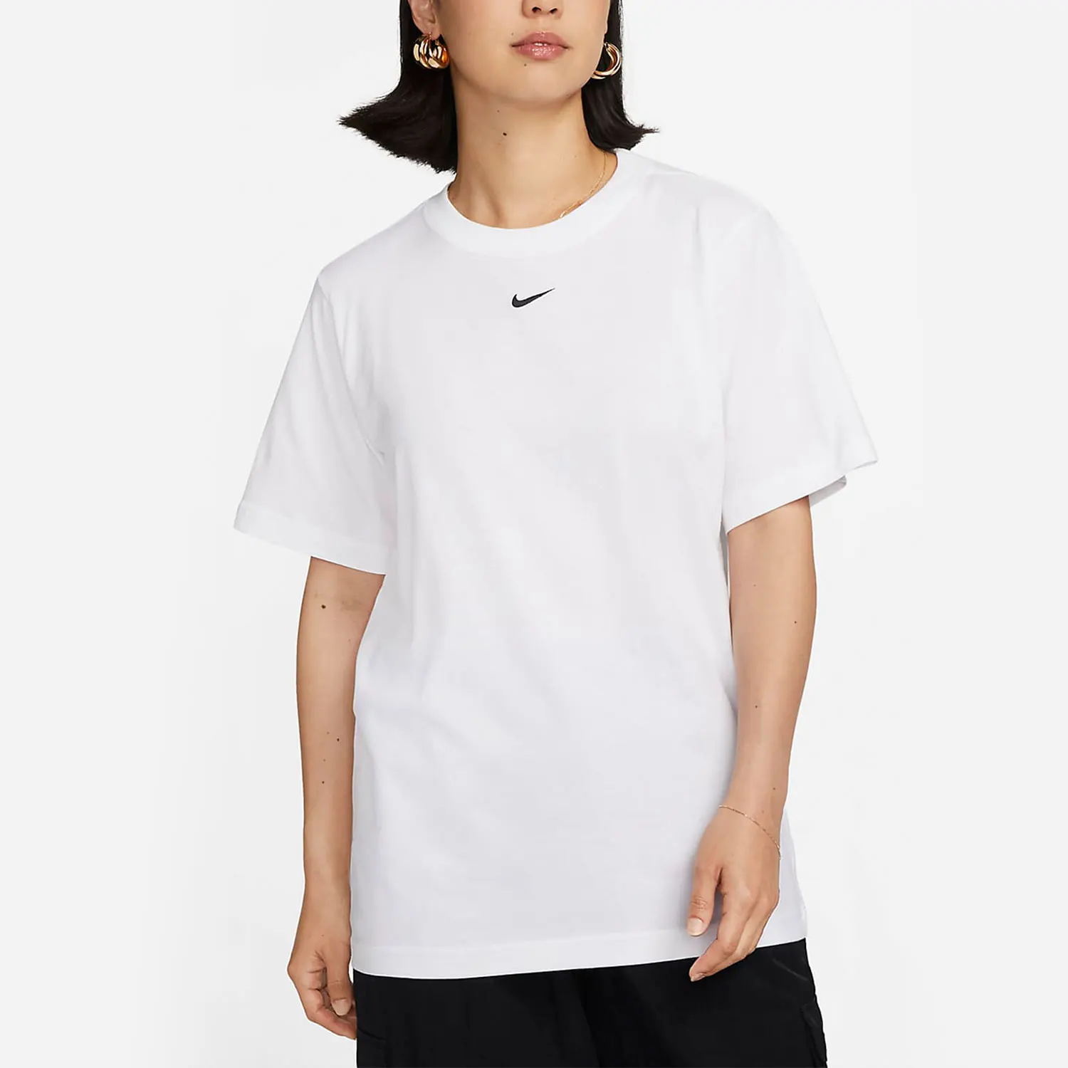 ملابس رياضية أصلية من Nike للسيدات كاجوال بأكمام قصيرة FD4150-100