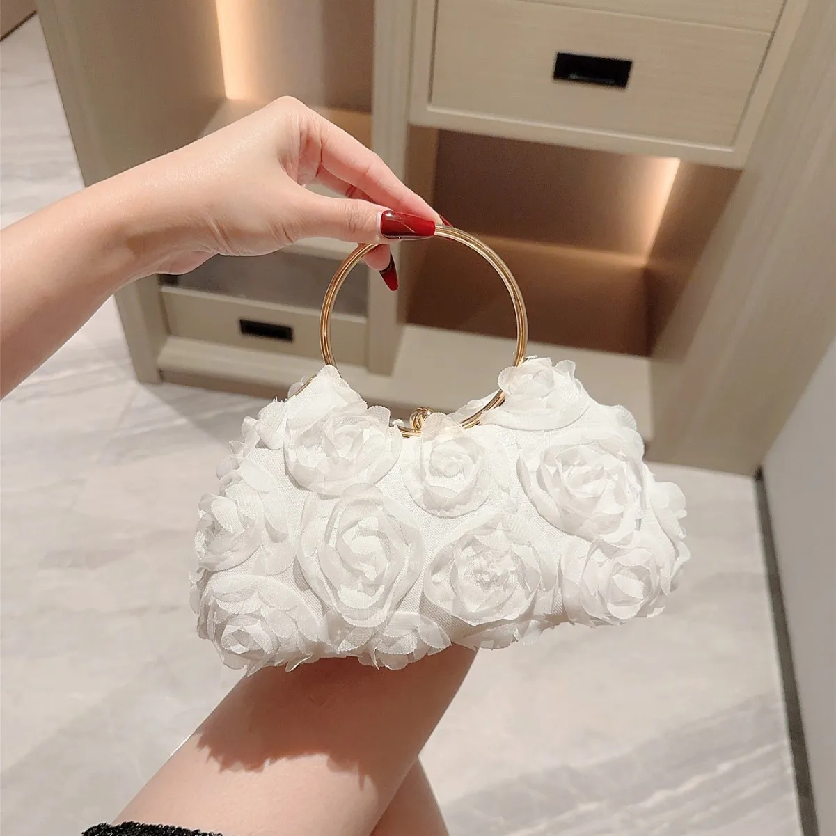 

2025 New Flower Dinner Evening Bag Ladies Small Clutch Handbags Fashion Elegant Bridal Clutches Chain Shoulder Bags For Women