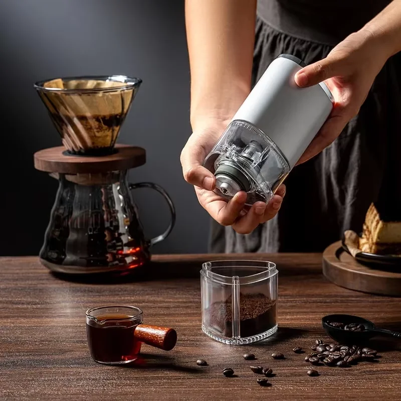 1 PCS Portable Electric Coffee Grinder TYPE C USB Charge Ceramic Grinding Core Home Coffee Beans Pulverizer Grinder 2024