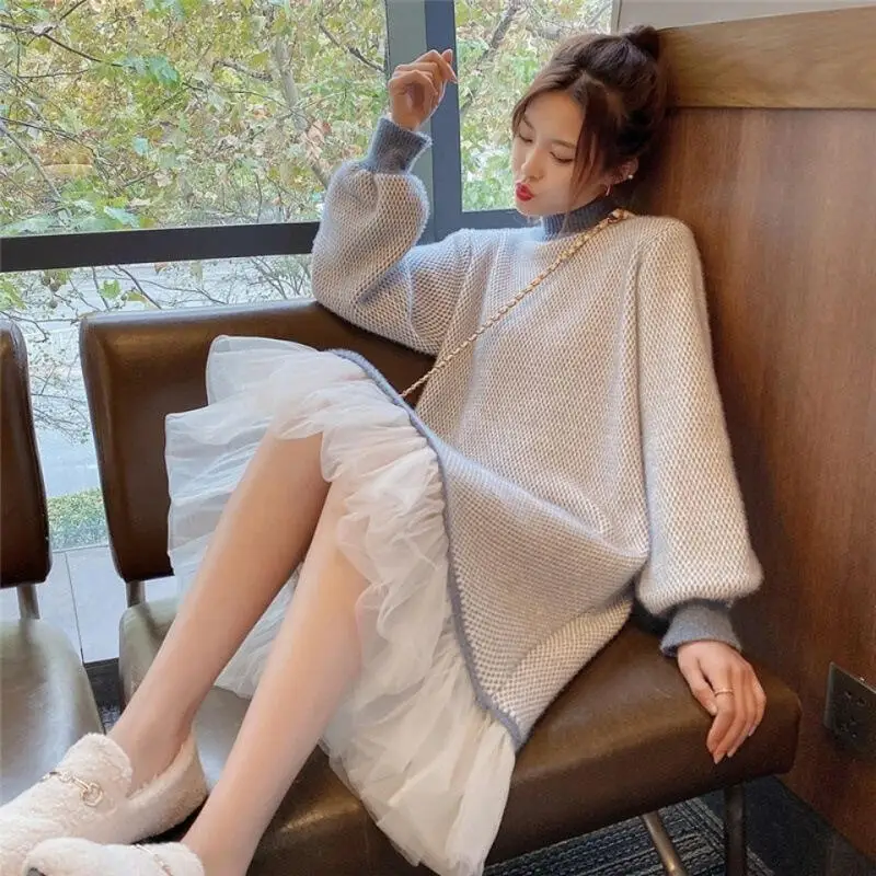 ชุดเดรสไหมพรมทรงหลวมสไตล์ฝรั่งเศส ความยาวปานกลางคลุมเข่า แฟชั่นฤดูใบไม้ร่วงฤดูหนาว 2025 สำหรับผู้หญิง