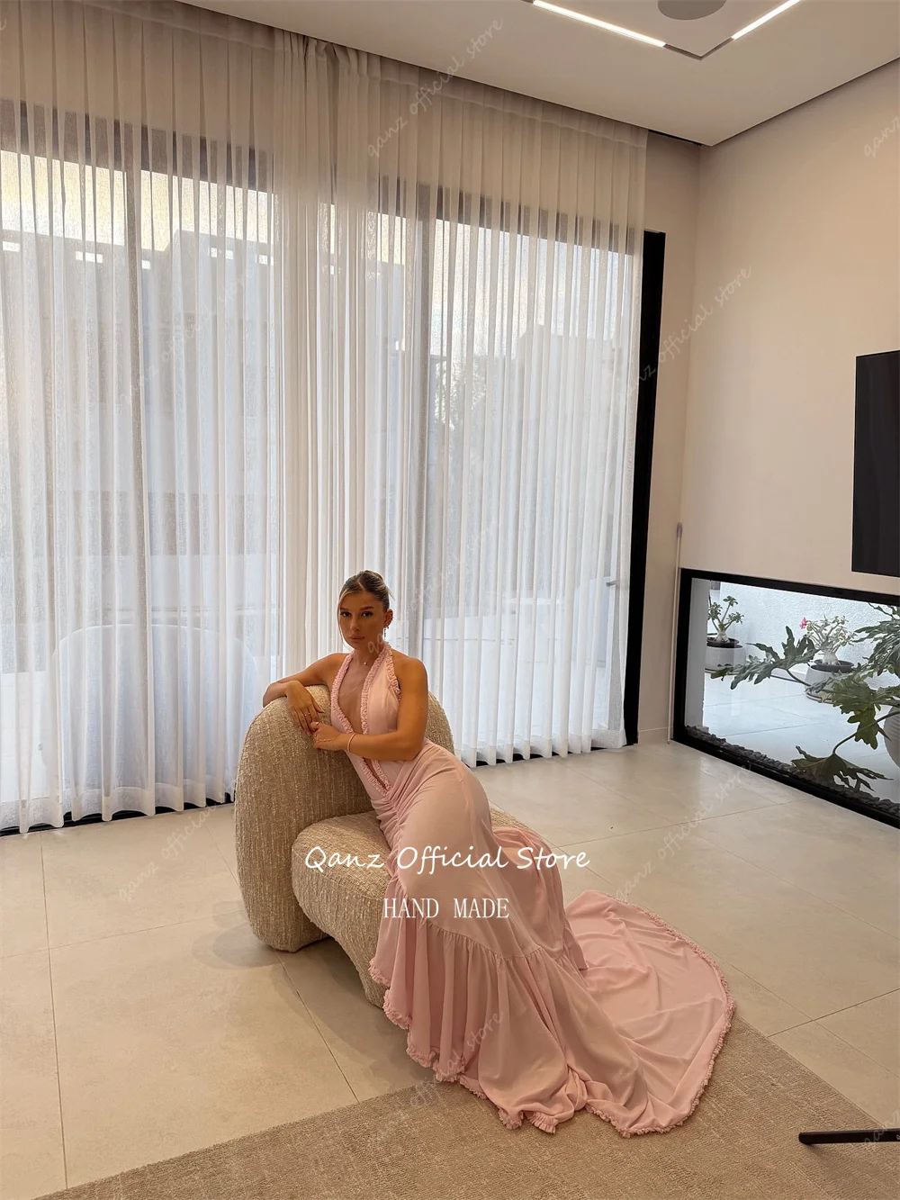 Qanz 우아한 쉬폰 이브닝 드레스 핑크 딥 브이 넥 인어 프릴 vestido de festa de casamento 파티 드레스 맞춤형