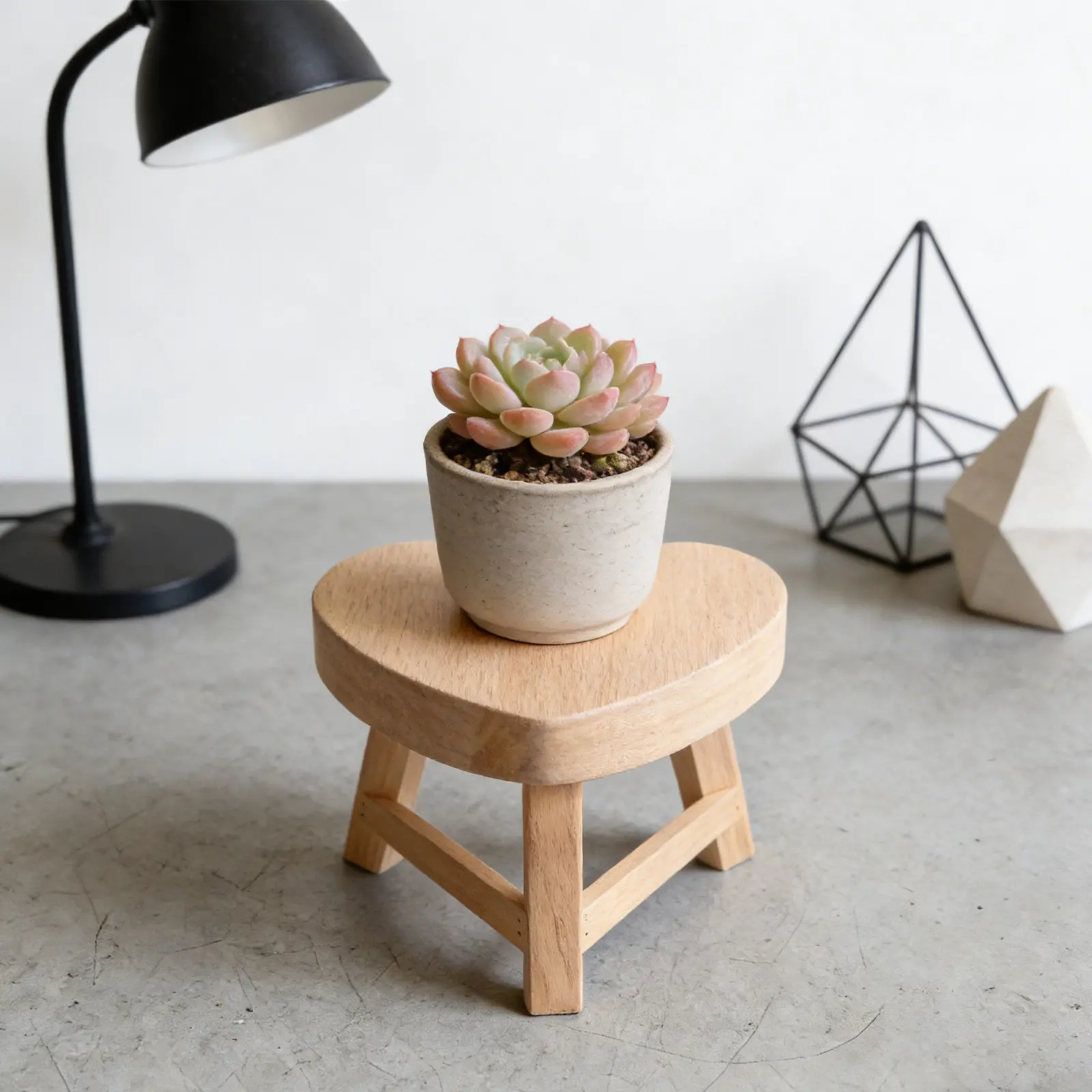 Small Decorative Wood Pedestal Stand Heart Shape Plant Display Riser Stool for Home Tabletop Wooden Display Stand