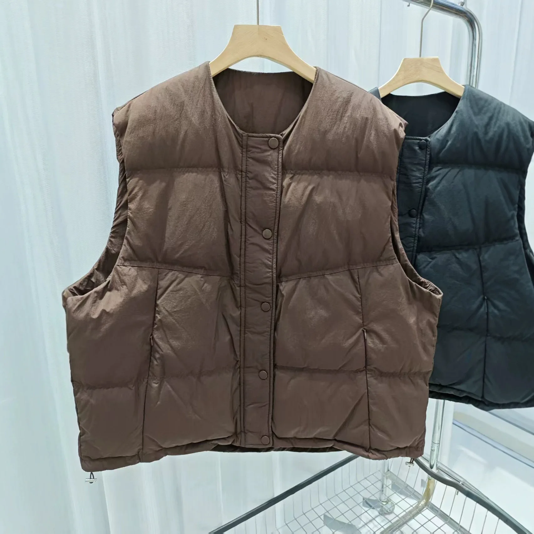 Winter and Autumn White Duck Down Vest Sleeveless Outerwear Loose Versatile Sleeveless Outerwear Lightweight Coat
