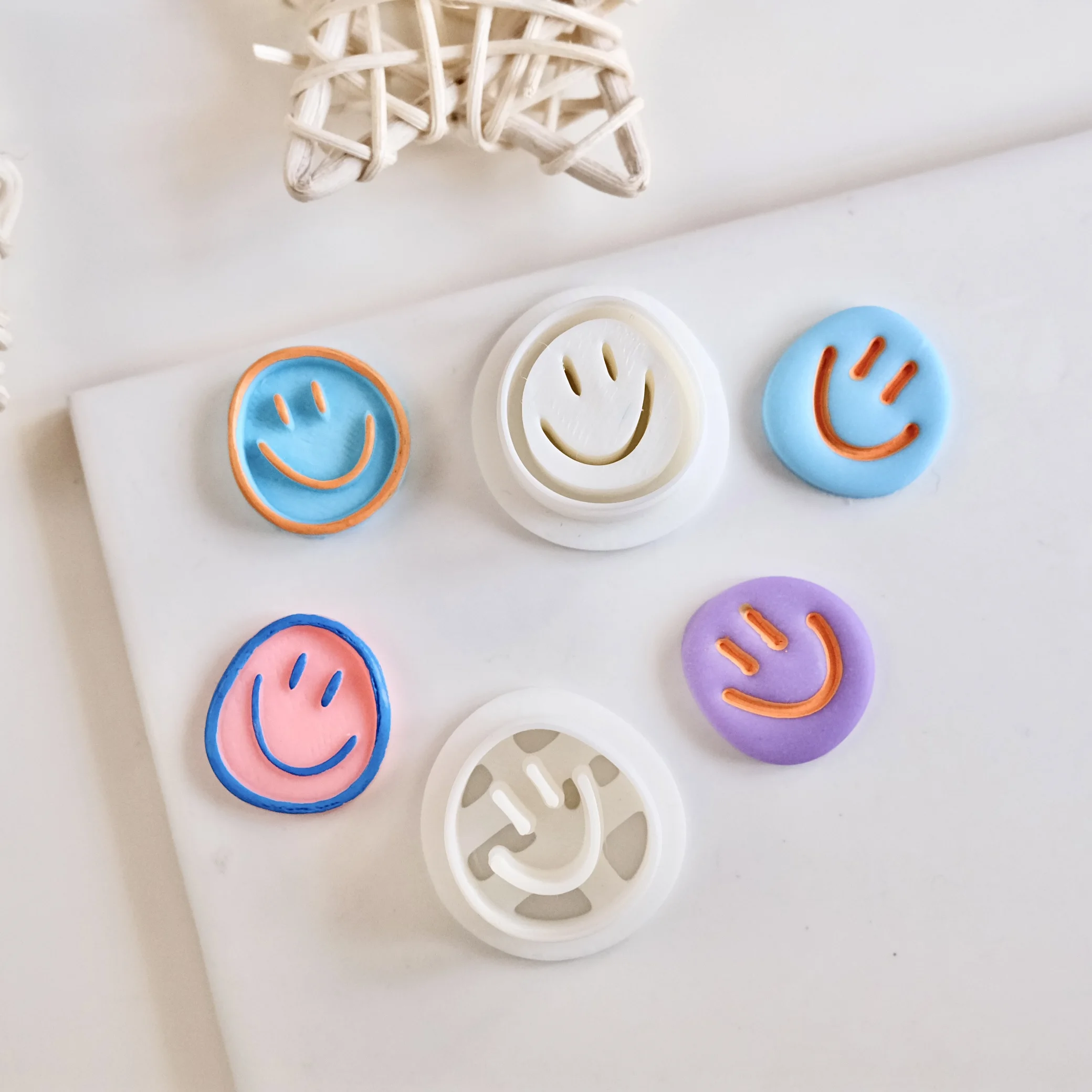 2pcs Embossed Smiling Face Shape Polymer Clay Earrings Cutters Set Boho Clay Cutting Molds for Jewelry Pendant Necklace Making