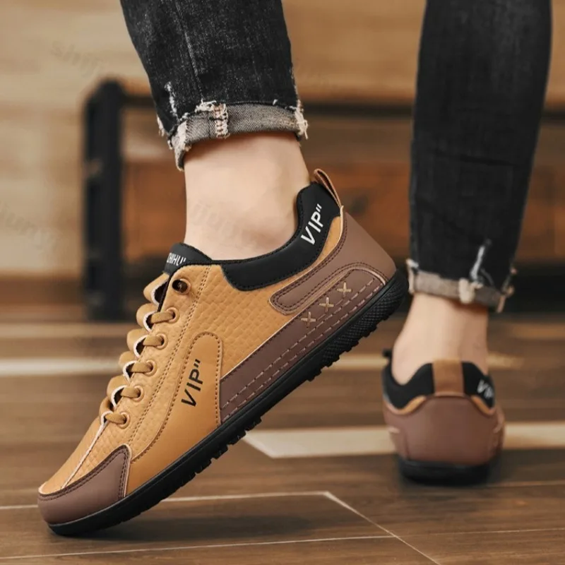 

2025 Новая осенняя модная трендовая низкая повседневная обувь в стиле ретро для мужчин, удобные универсальные кроссовки без шнуровки на мягкой подошве на плоской подошве