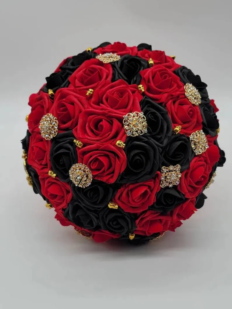 PEORCHID Cascading Skull Rot Schwarz Gold Brosche Bouquet für Braut Schaum Blume Rose handgemachte Gothic Brautstrauß De Mariage