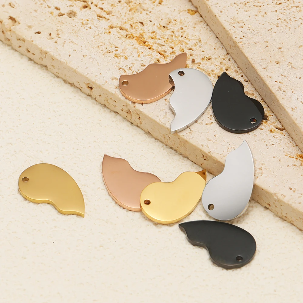 2-teiliges Set aus Edelstahl mit gebrochenen Herzanhängern für DIY-Schmuckherstellung, modische Paar-Halsketten, Anhänger, Armbänder und Liebesaccessoires. – Detail 5
