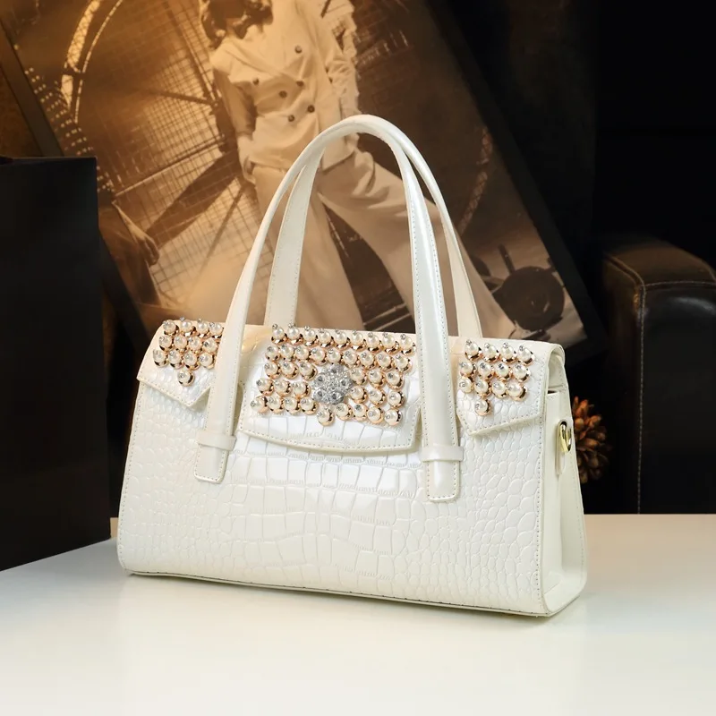 2024 new handbag, new diamond inlaid leather pillow, high-end and versatile middle-aged single shoulder crossbody bag for ladies