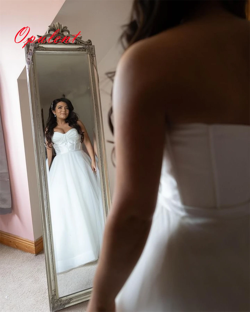 Customized White Tulle Wedding Dress Elegant Strapless Detachable Sleeve Long Sleeves Bridal Gowns Chapel Train Backless Dress