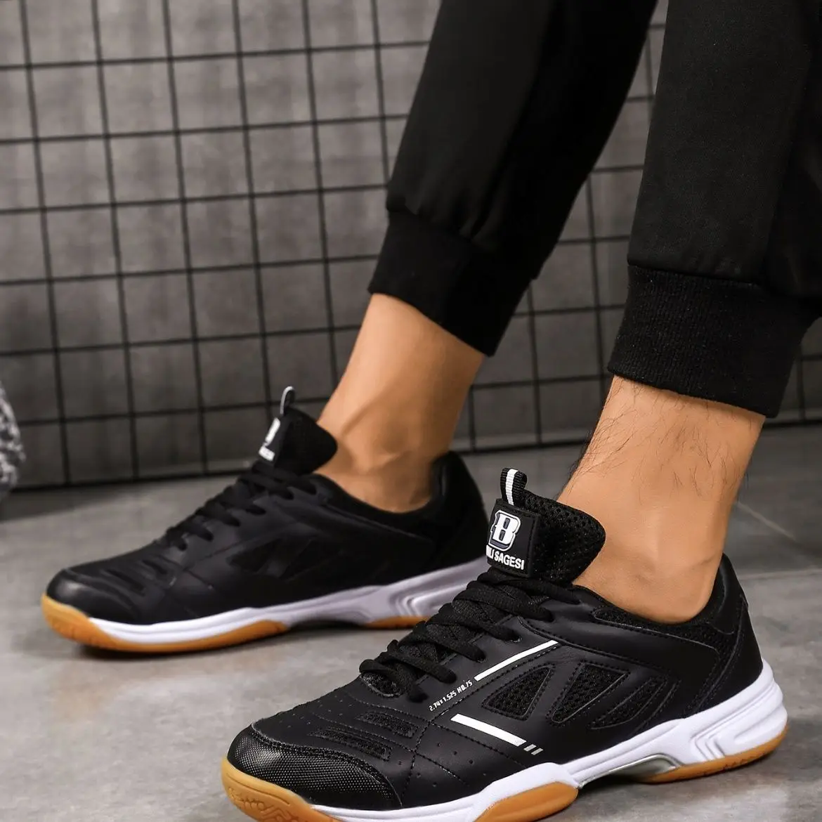 Professional Table Tennis Shoes Premium Table Tennis Training Shoes Comfortable and Breathable Badminton Fitness Shoes