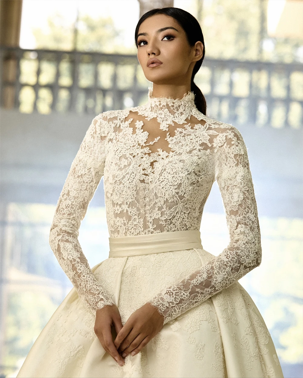 

Customized Dreamy White Satin Wedding Dress Elegant O-Neck Long Sleeves Bridal Gowns Classic A-Line Court Train Vestido De Novia