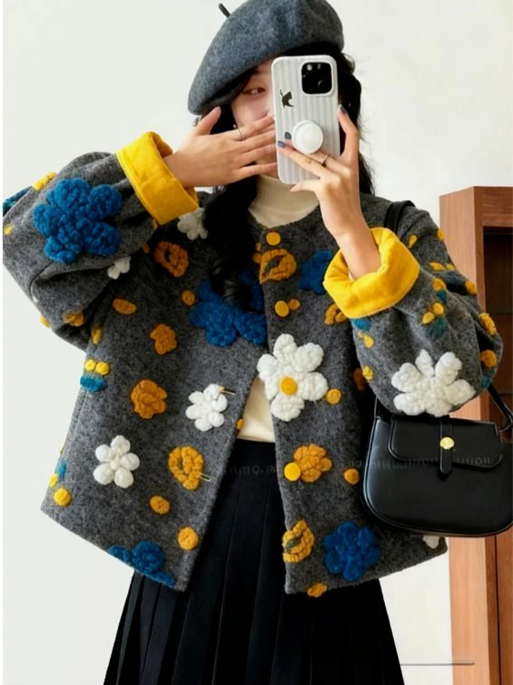 

High-end Vintage Design Wool Coat Trend Top Women Cropped Jacket Long-sleeved Floral Outerwear Jackets for Women Clothing