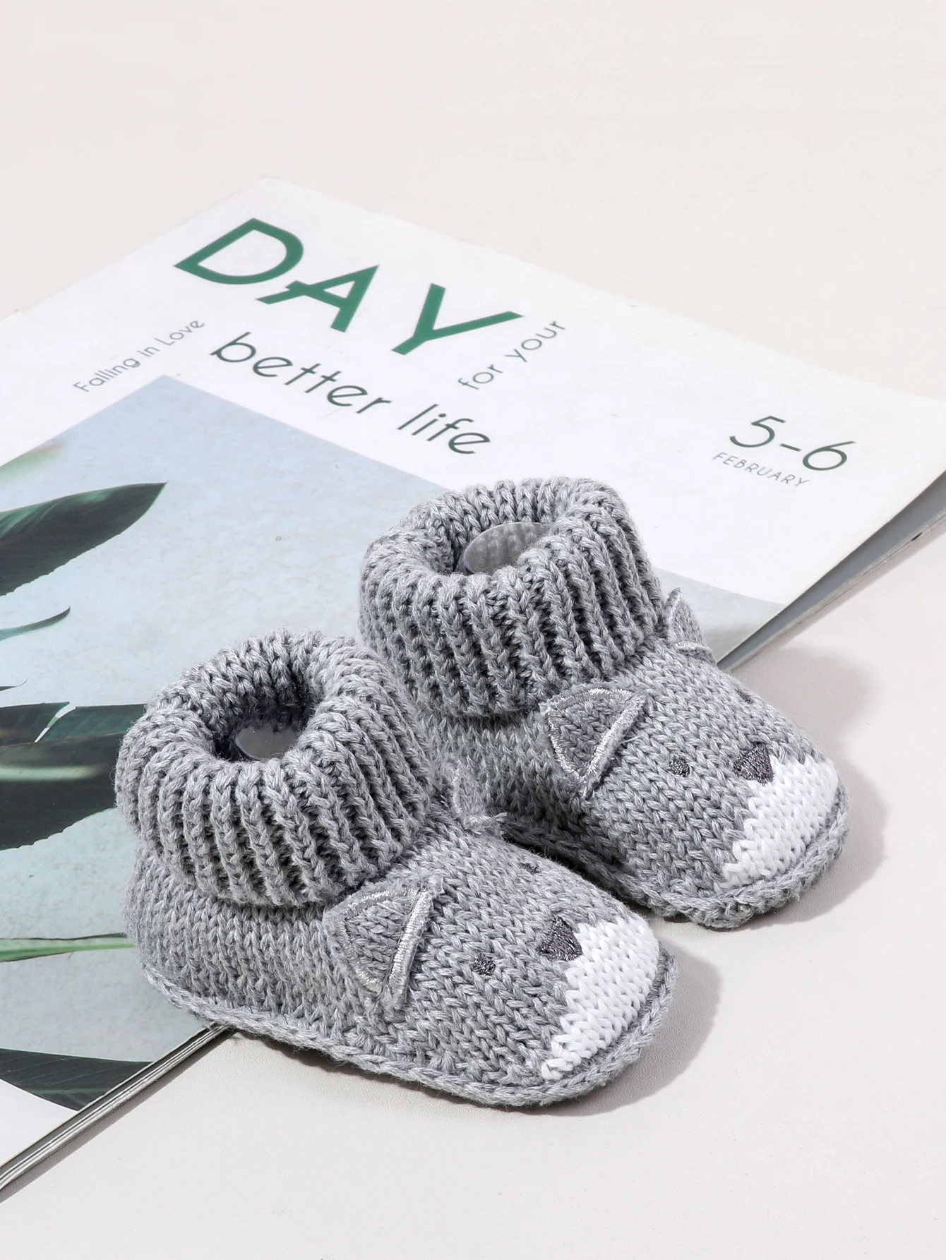 Neue gestrickte Babyschuhe für 0-3 Monate, warm, weich, bequem, mit Cartoon-Muster, für Kleinkinder, rutschfeste Sockenschuhe für Kleinkinder – Detail 12