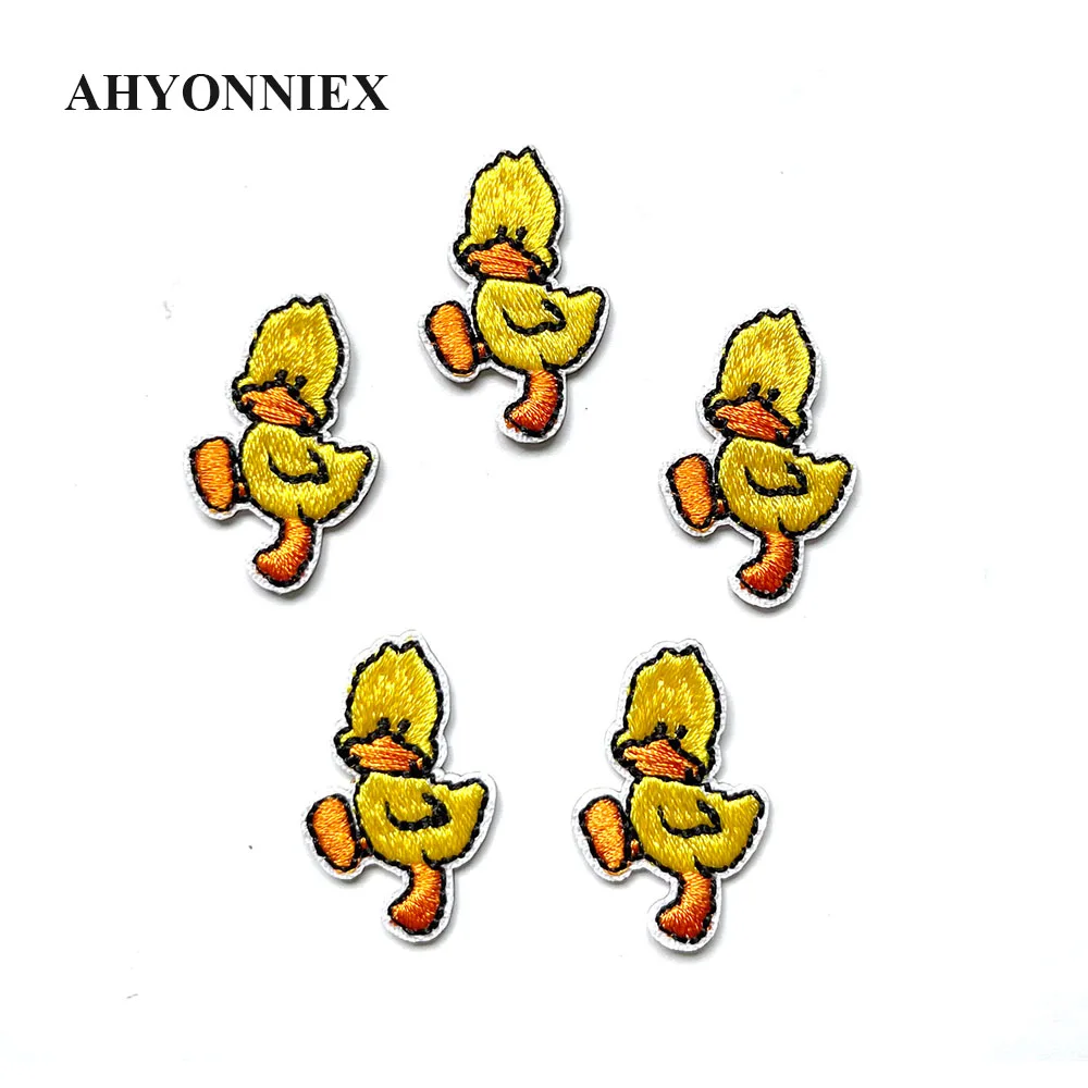 10pcs/Lot Small Yellow Duck Patch Embroidery Sticker Paste Directly Patches for Clothing Applique DIY Clothing Accessories