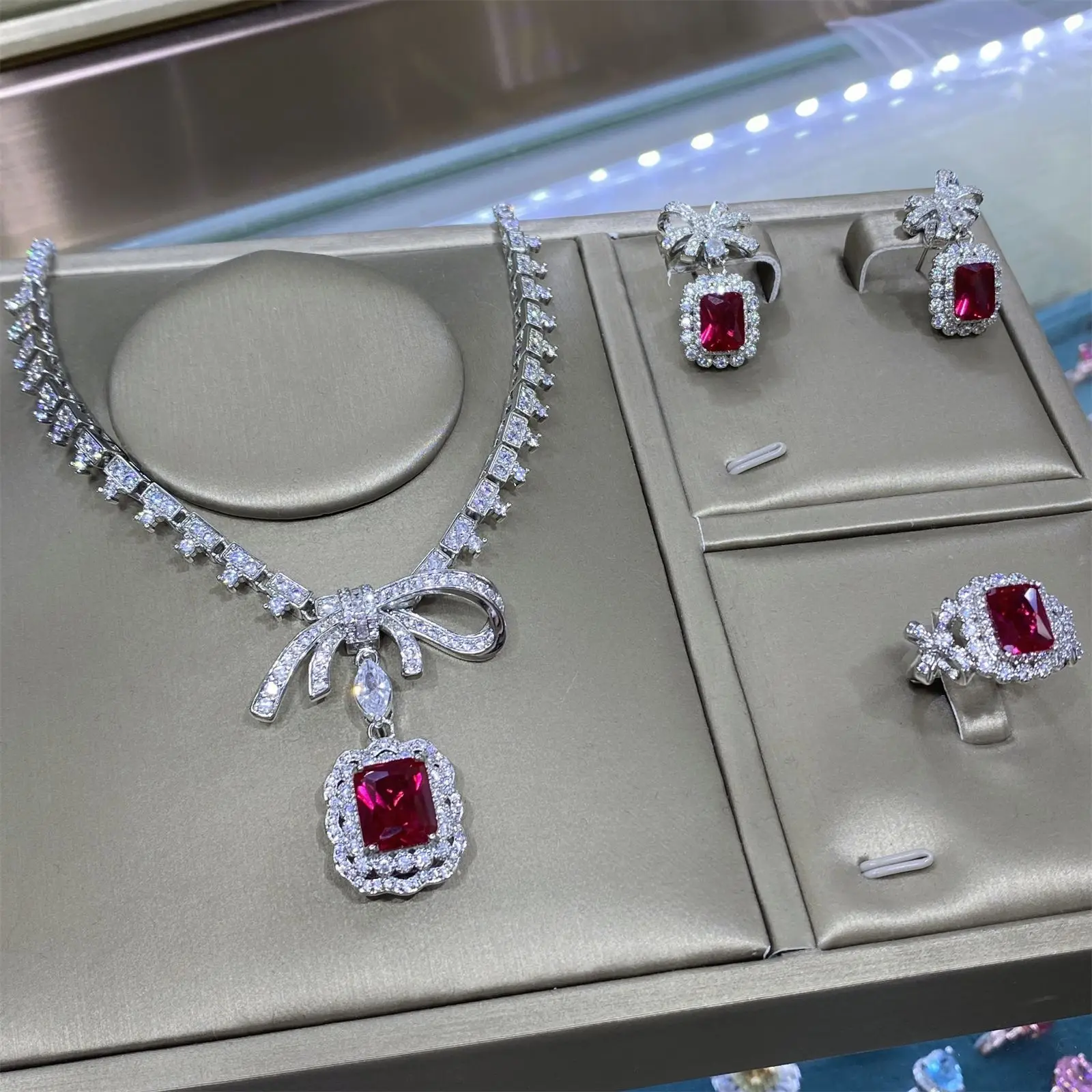 Red Corundum Jewelry Set Diamond Explosion Flash Hot New Luxury Pendant Necklace Female Earrings Set