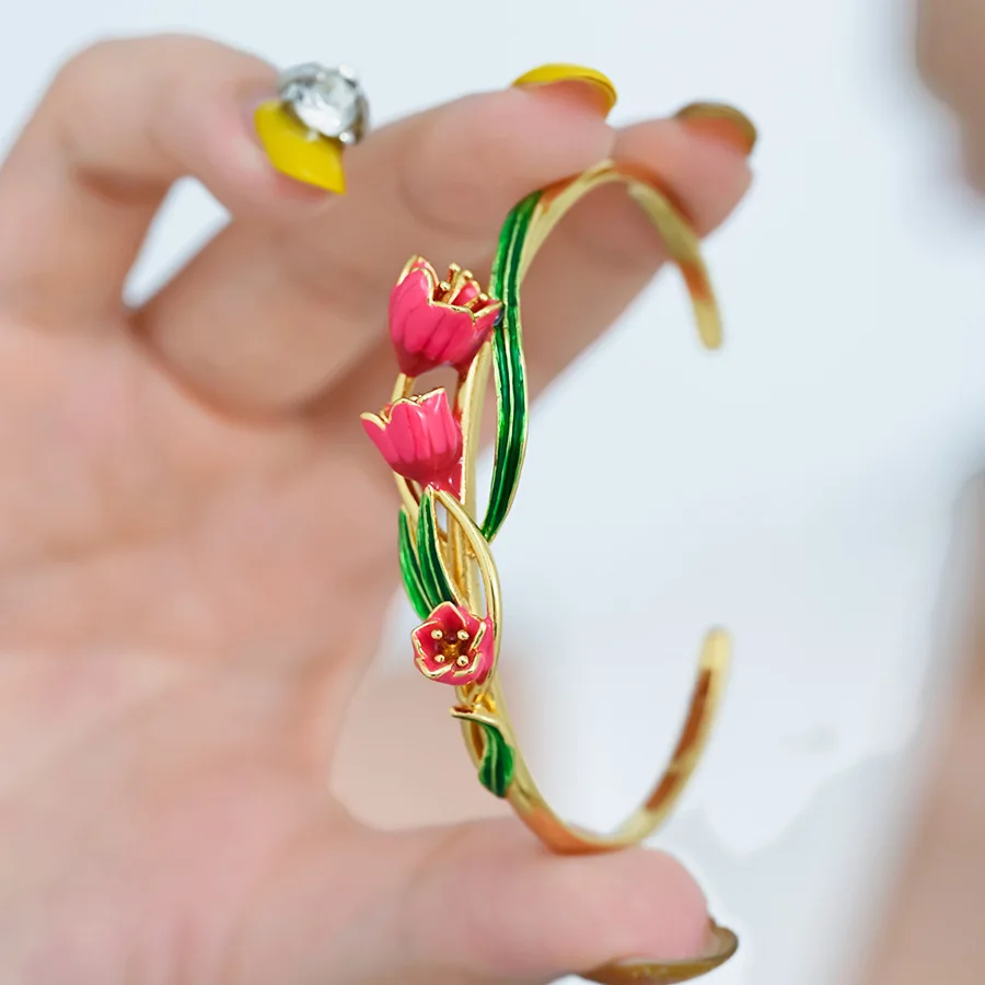 Fashion High End Enamel Glaze Pink Lily of the Valley Flower Bracelet Boho Style Tulip Flower Bangle Hand Jewelry for Women