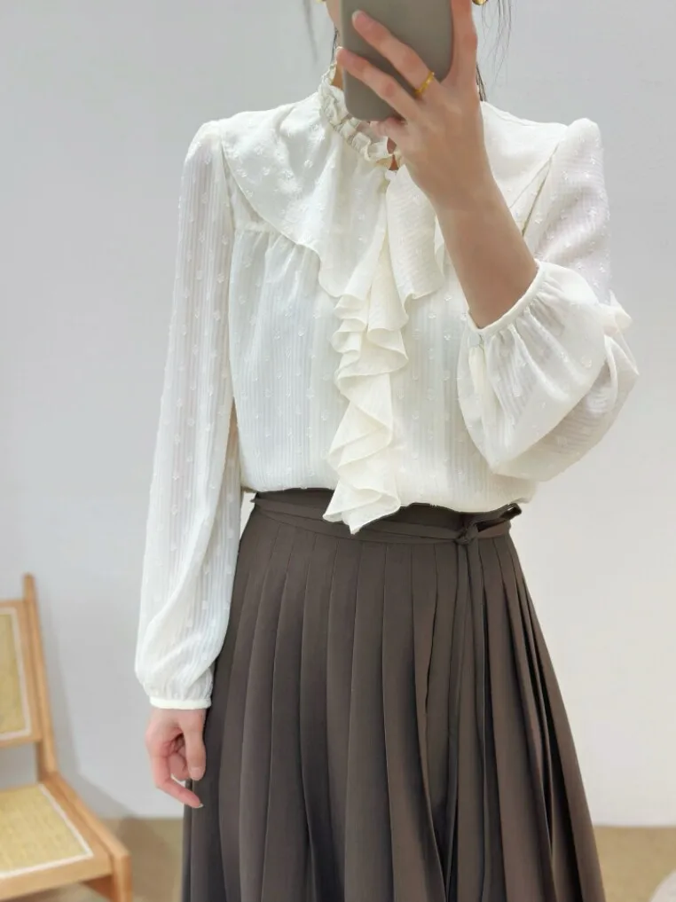 

Элегантная модная рубашка в корейском стиле с кружевным подолом и узором в горошек, новинка весенней коллекции, легкая, роскошная, комфортная и приятная к телу.